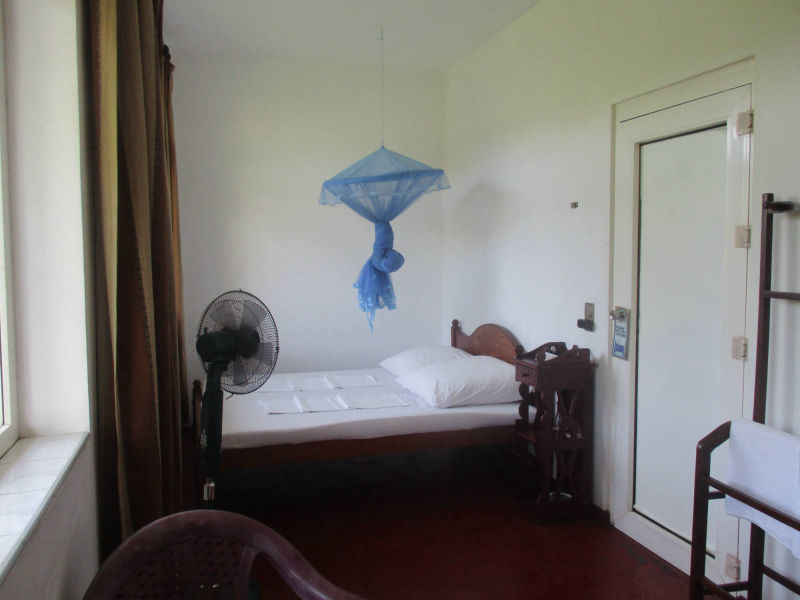 Backpacker Room Raja Beach Hotel