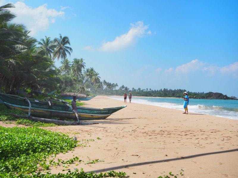 Balapitiya Strand vor dem Raja Beach Hotel