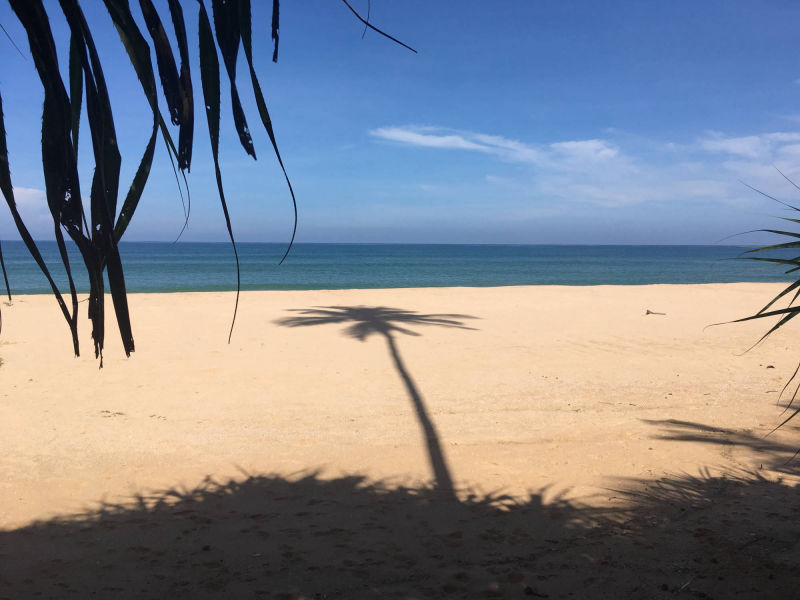 Balapitiya Strand vor dem Raja Beach Hotel