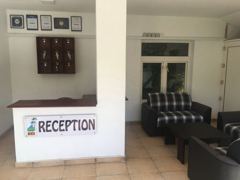 Reception und Lobby Raja Beach Hotel